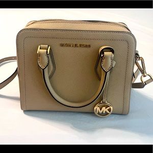 Michael Kors Bag, mint condition!